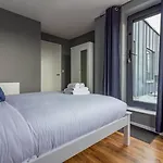 דירה Guestready - Royal Canal Park Chic Getaway דבלין